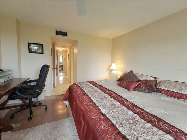 4715 BAY STREET NE 225, St Petersburg, FL 33703