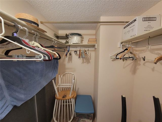 4715 BAY STREET NE 225, St Petersburg, FL 33703