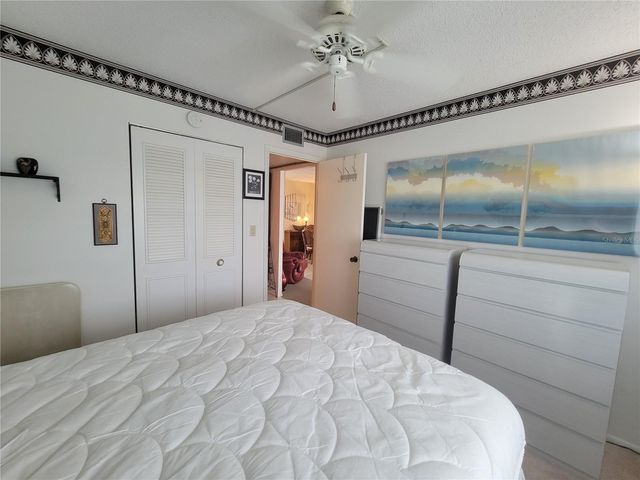 4715 BAY STREET NE 225, St Petersburg, FL 33703