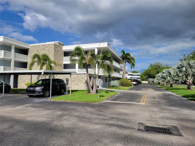 4715 BAY STREET NE 225, St Petersburg, FL 33703