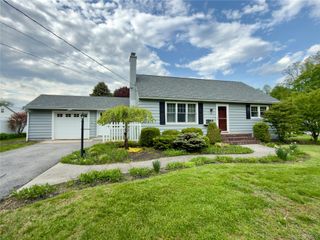 51 Horseshoe Drive, Hyde Park, NY 12538