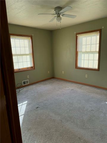 30 SUMMIT ST, Clarksville, PA 15322