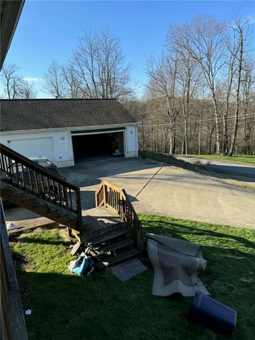 30 SUMMIT ST, Clarksville, PA 15322