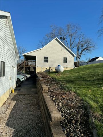 30 SUMMIT ST, Clarksville, PA 15322