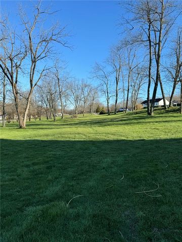 30 SUMMIT ST, Clarksville, PA 15322