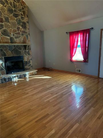 30 SUMMIT ST, Clarksville, PA 15322