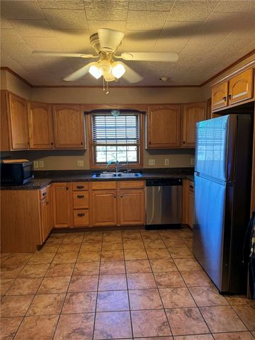 30 SUMMIT ST, Clarksville, PA 15322