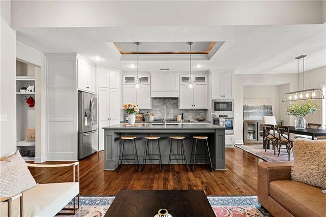 16805 Bradshaw Street, Overland Park, KS 66221