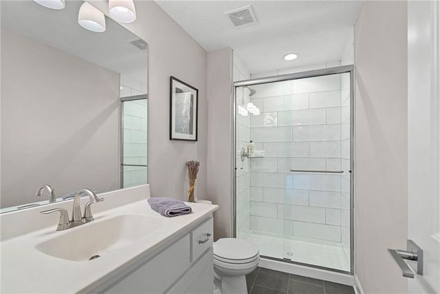 16805 Bradshaw Street, Overland Park, KS 66221