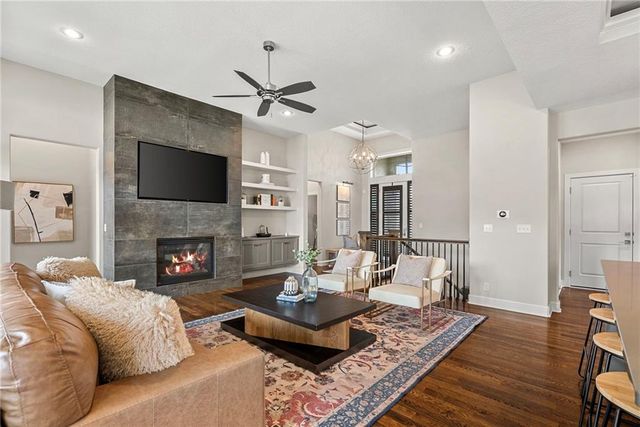 16805 Bradshaw Street, Overland Park, KS 66221