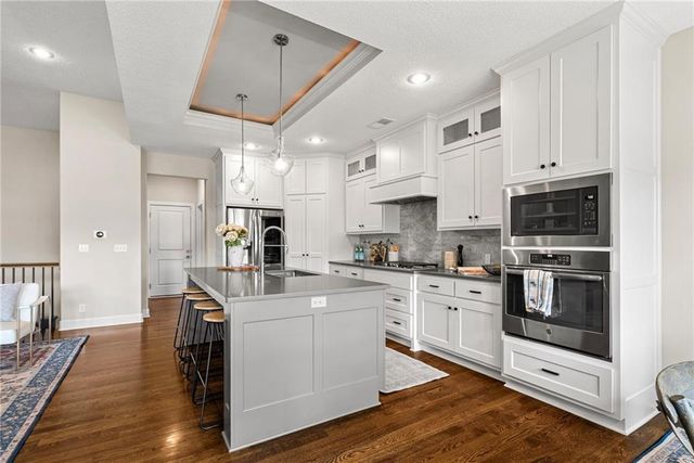 16805 Bradshaw Street, Overland Park, KS 66221