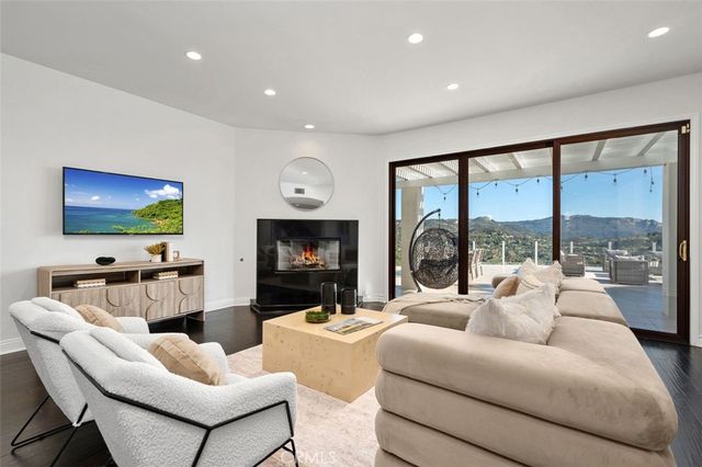 24658 Cordillera Drive, Calabasas, CA 91302