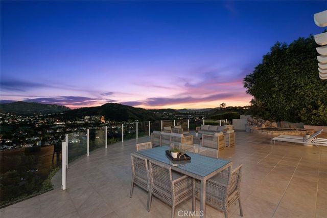 24658 Cordillera Drive, Calabasas, CA 91302