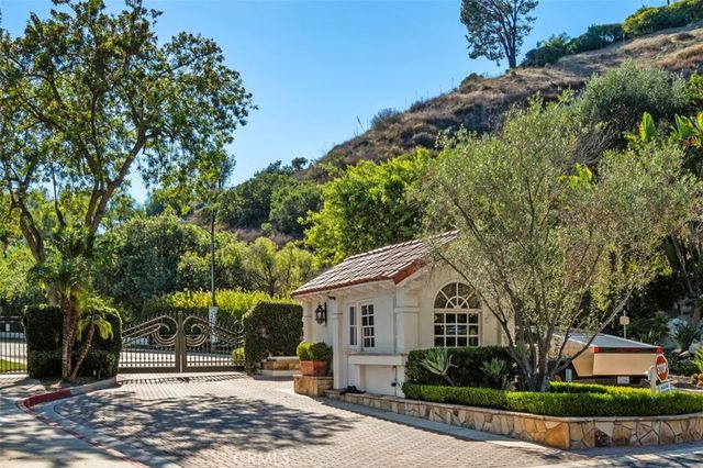 24658 Cordillera Drive, Calabasas, CA 91302