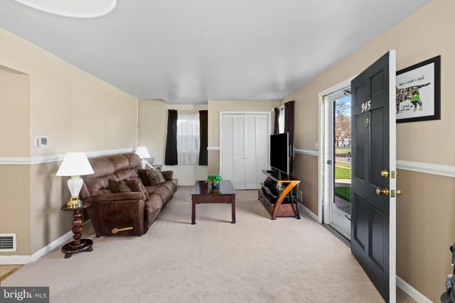 945 HOMBERG AVE, Baltimore, MD 21221