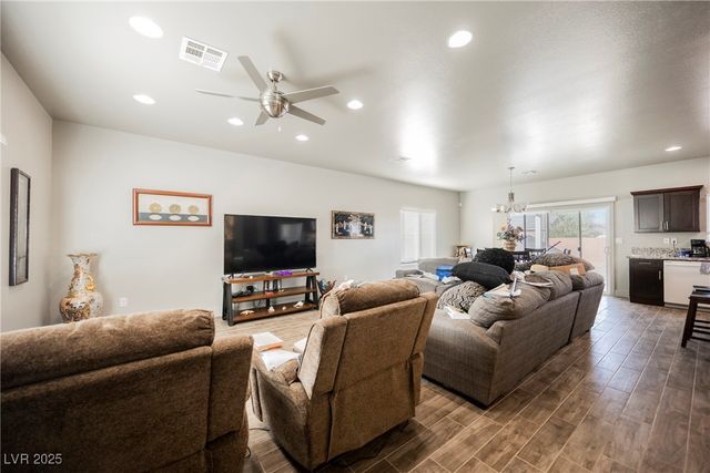 90 White Burch Lane, Pahrump, NV 89048