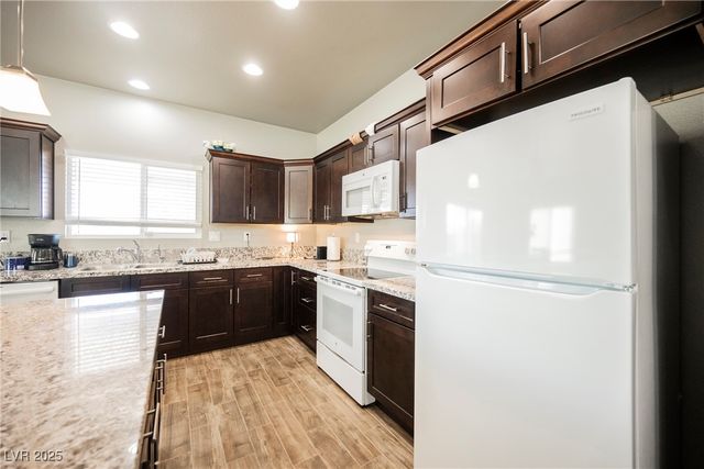 90 White Burch Lane, Pahrump, NV 89048