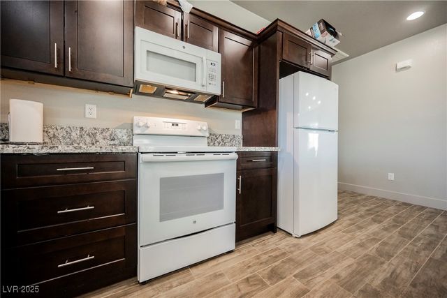 90 White Burch Lane, Pahrump, NV 89048