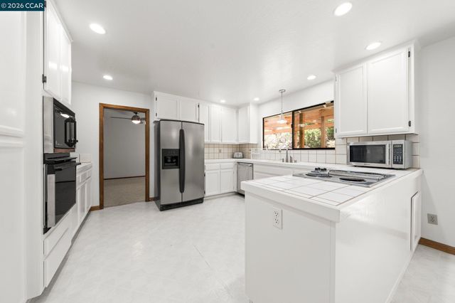 20 Elton Court, Pleasant Hill, CA 94523