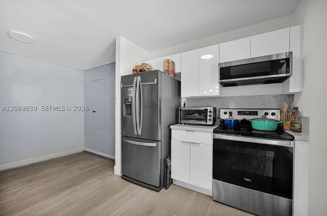 3231 SW 25th St 1, Miami, FL 33133