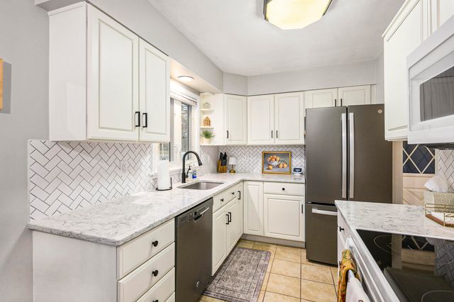 6812 N 14th Street, Kalamazoo, MI 49009