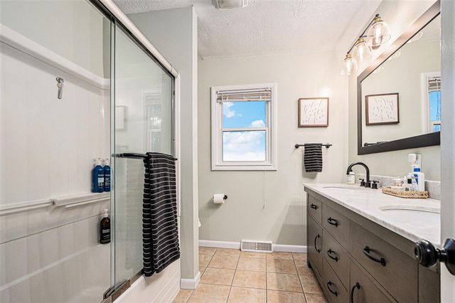 6812 N 14th Street, Kalamazoo, MI 49009