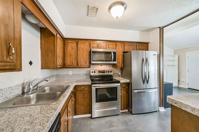 1749 Dolphin Drive, Seabrook, TX 77586