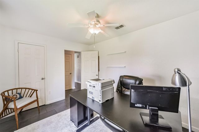 1749 Dolphin Drive, Seabrook, TX 77586