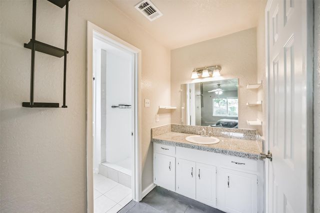 1749 Dolphin Drive, Seabrook, TX 77586