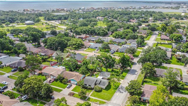 1749 Dolphin Drive, Seabrook, TX 77586