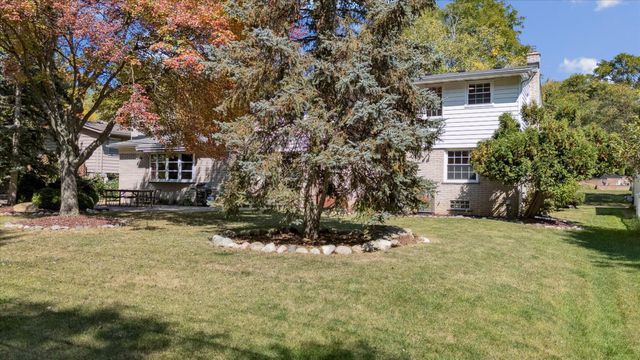 24157 Twin Valley Court, Farmington, MI 48336