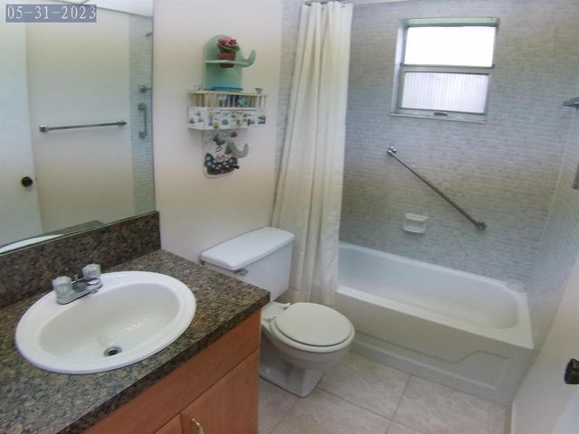 865 Flanders S, Delray Beach, FL 33484