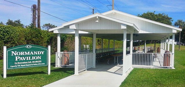 865 Flanders S, Delray Beach, FL 33484