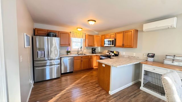 8 Cote Circle, Raymond, NH 03077