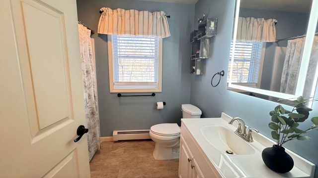 8 Cote Circle, Raymond, NH 03077