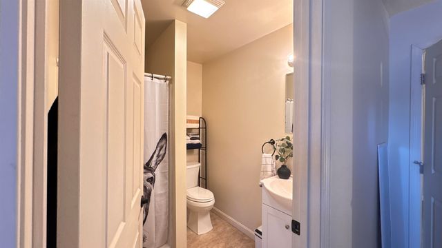 8 Cote Circle, Raymond, NH 03077