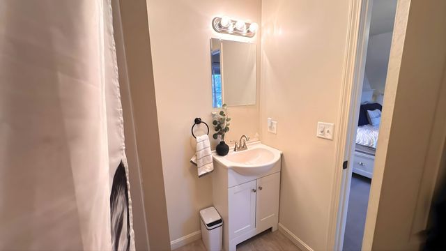 8 Cote Circle, Raymond, NH 03077