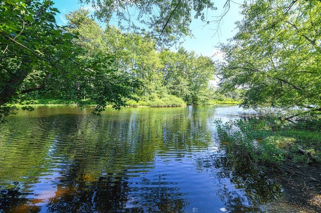 8 Cote Circle, Raymond, NH 03077