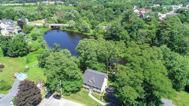 8 Cote Circle, Raymond, NH 03077