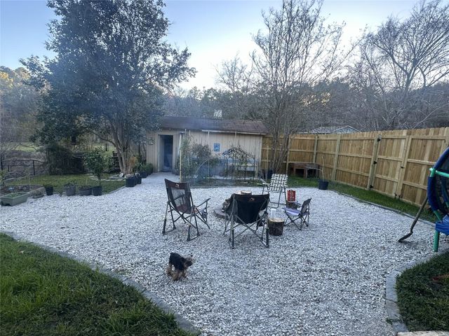 190 White Oak Circle, Point Blank, TX 77364