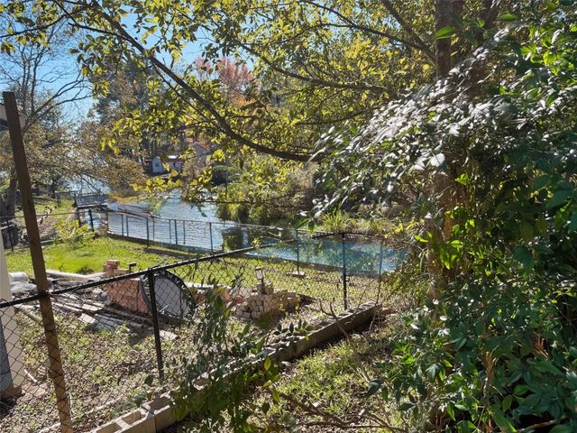 190 White Oak Circle, Point Blank, TX 77364