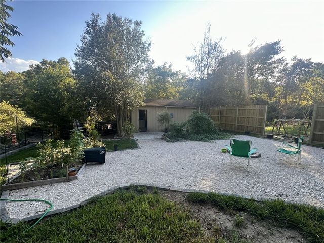 190 White Oak Circle, Point Blank, TX 77364