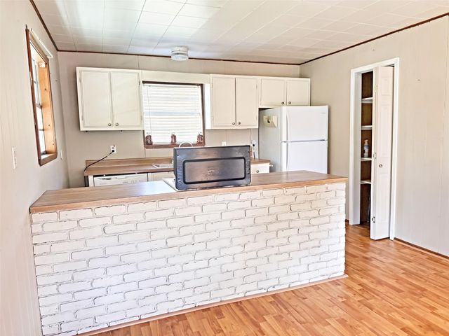 190 White Oak Circle, Point Blank, TX 77364