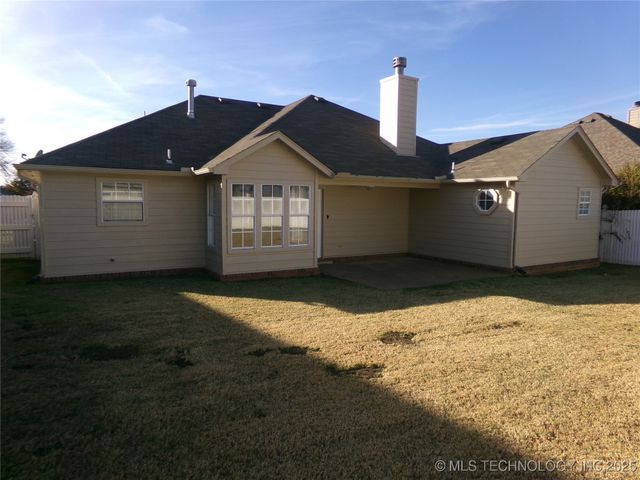 5307 Redbud Place, Sand Springs, OK 74063