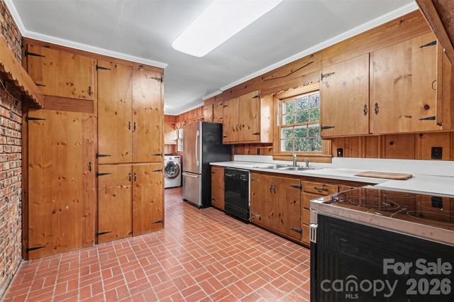 370 Summit Court SE, Concord, NC 28025