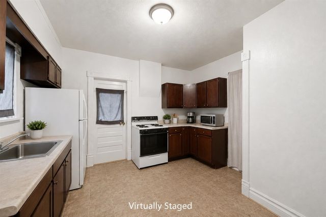 521 W Ganson Street, Jackson, MI 49201