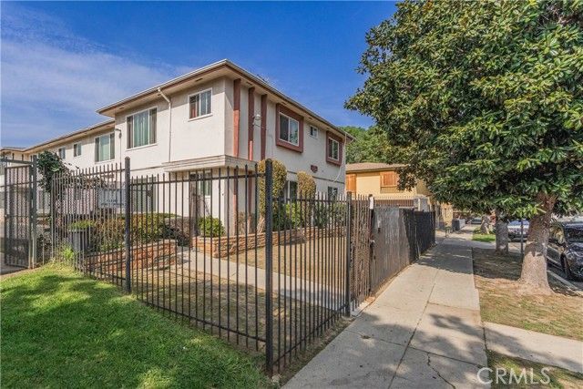 4017 Gelber Place, Los Angeles, CA 90008