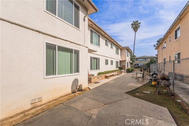 4017 Gelber Place, Los Angeles, CA 90008