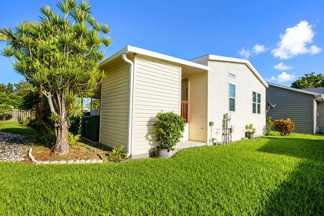 6119 N Ficus Lane, Atlantis, FL 33462