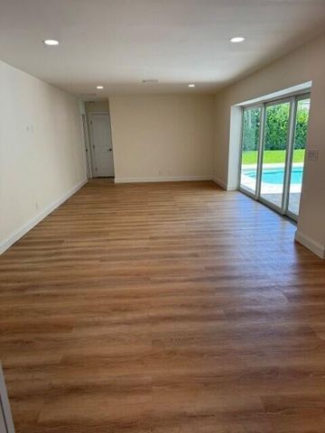 10736 Locust Street, Palm Beach Gardens, FL 33418